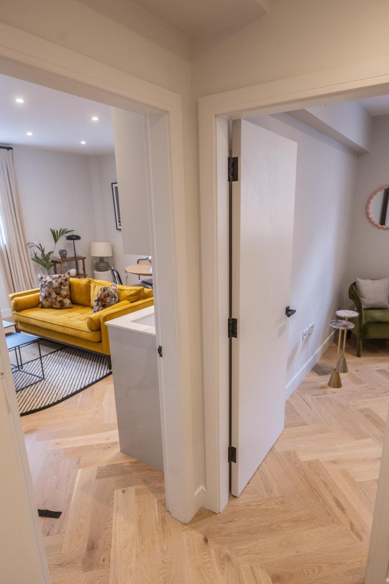 Modern, Stylish Newly Refurbished 2nd Floor In Fitzrovia Apartament